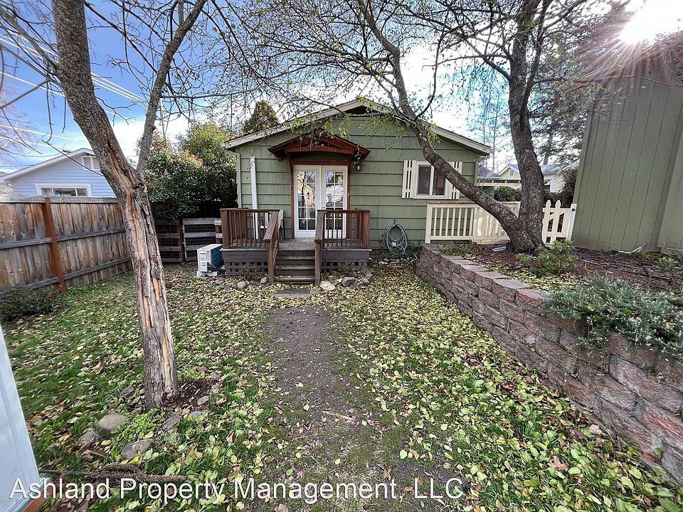 1st image of 277 N Laurel St