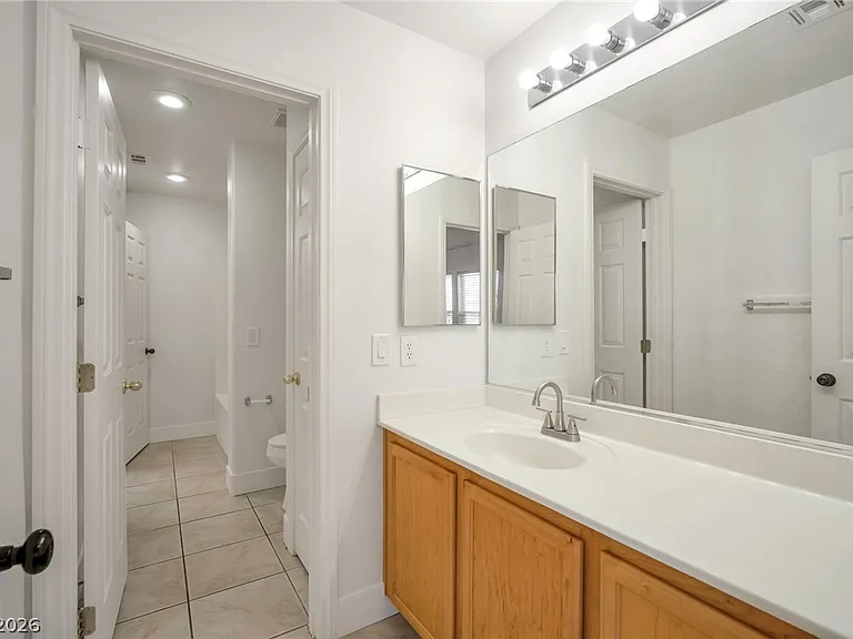9711 Spinnaker Creek Ave — Photo 10