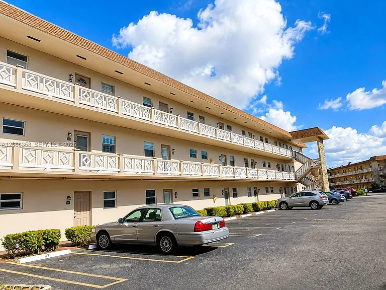 5181 W Oakland Park Blvd #312 — Photo 6