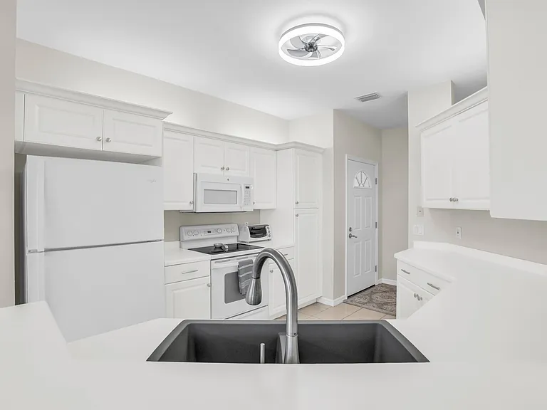 6025 Pinnacle Ln #1 — Photo 9