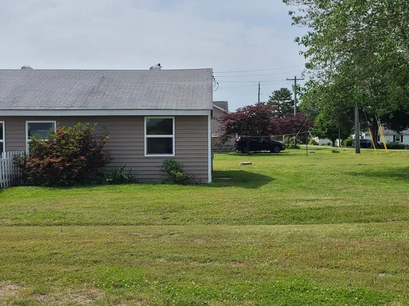 6 Dale St, Hague, VA 22469