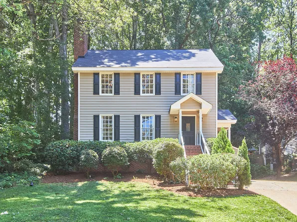 101 Bayoak Dr, Cary, NC 27513