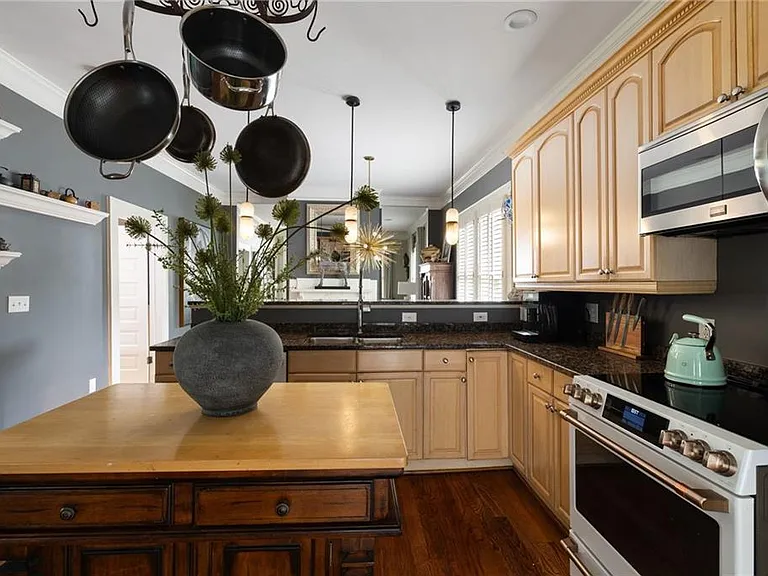 28 Clay St SE — Photo 11