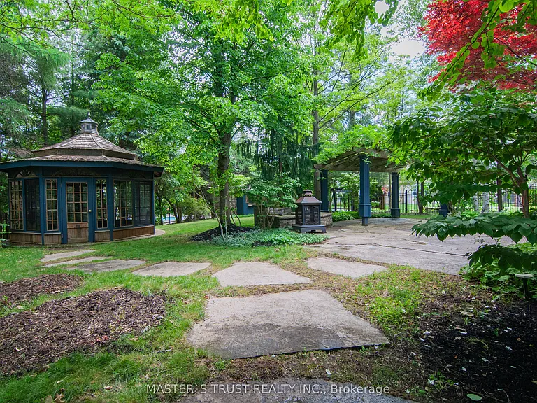 678 Saint Nicholas Ct — Photo 49