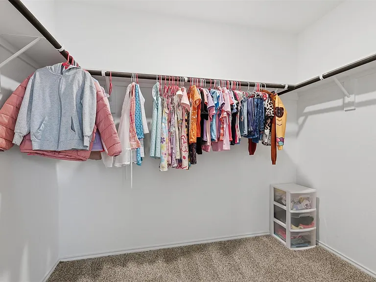 17719 Winfall Dr — Photo 32