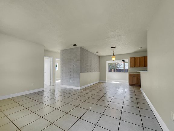 3rd image of 4040 SW 59th Terrace