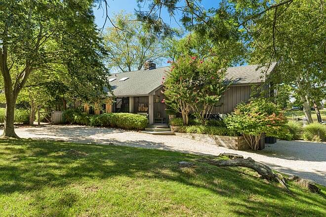 1st image of 16 Margarets Dr