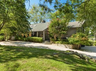 16 Margarets Dr, Shelter Island, NY 11964