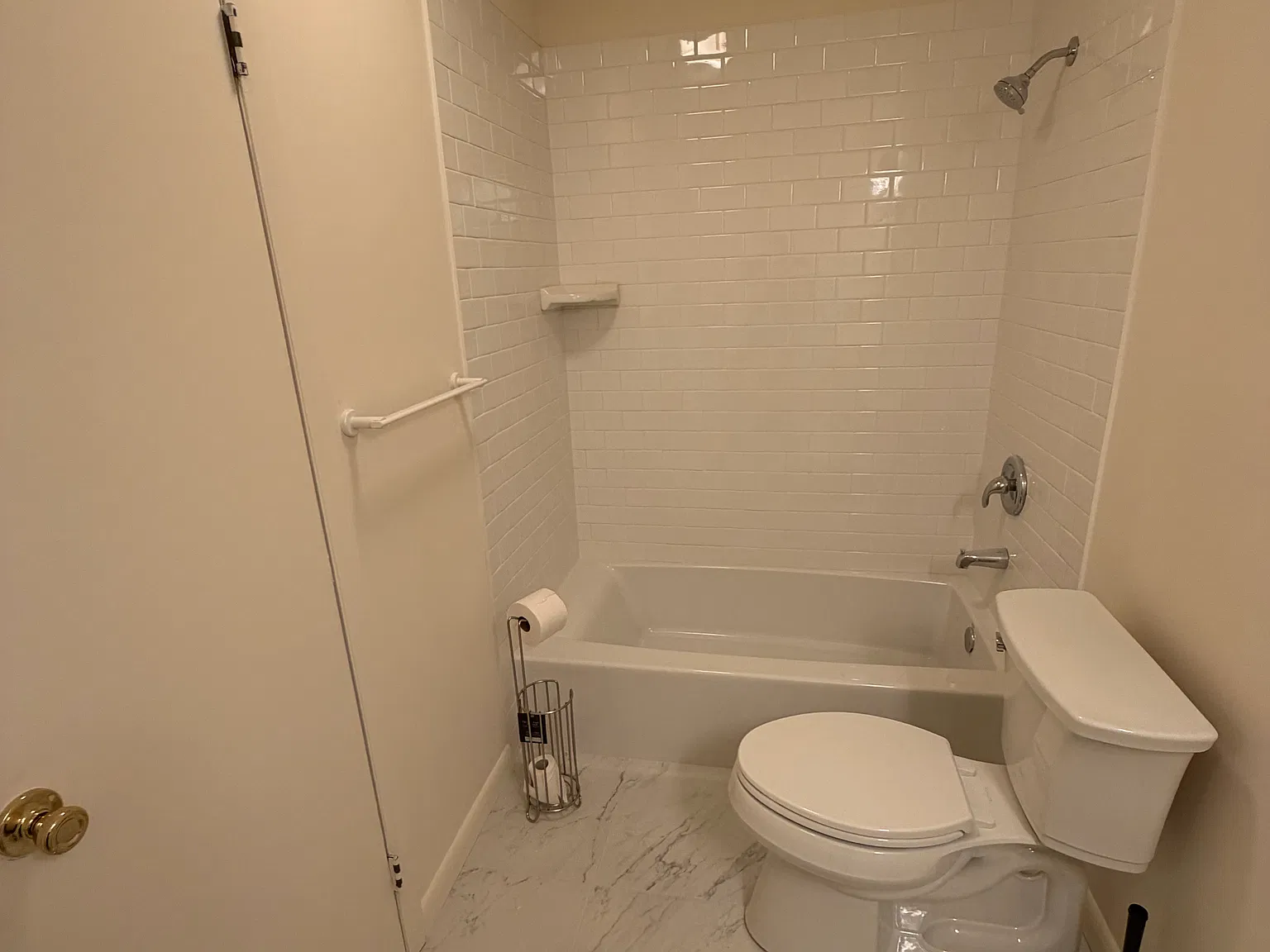 1 bed, 700 sqft, $2,473 — Photo 2
