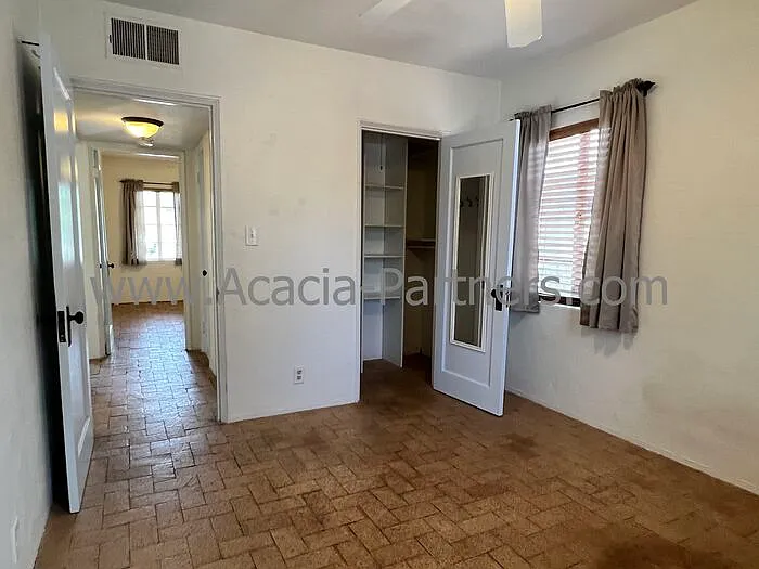 1721 E Silver St — Photo 6