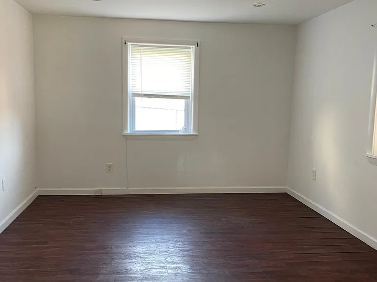 102 Grove St — Photo 5