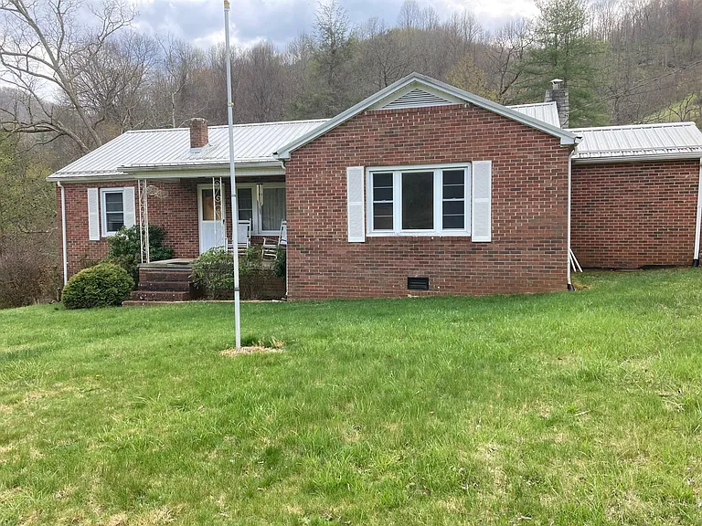 98 Sandy Branch Rd — Photo 3