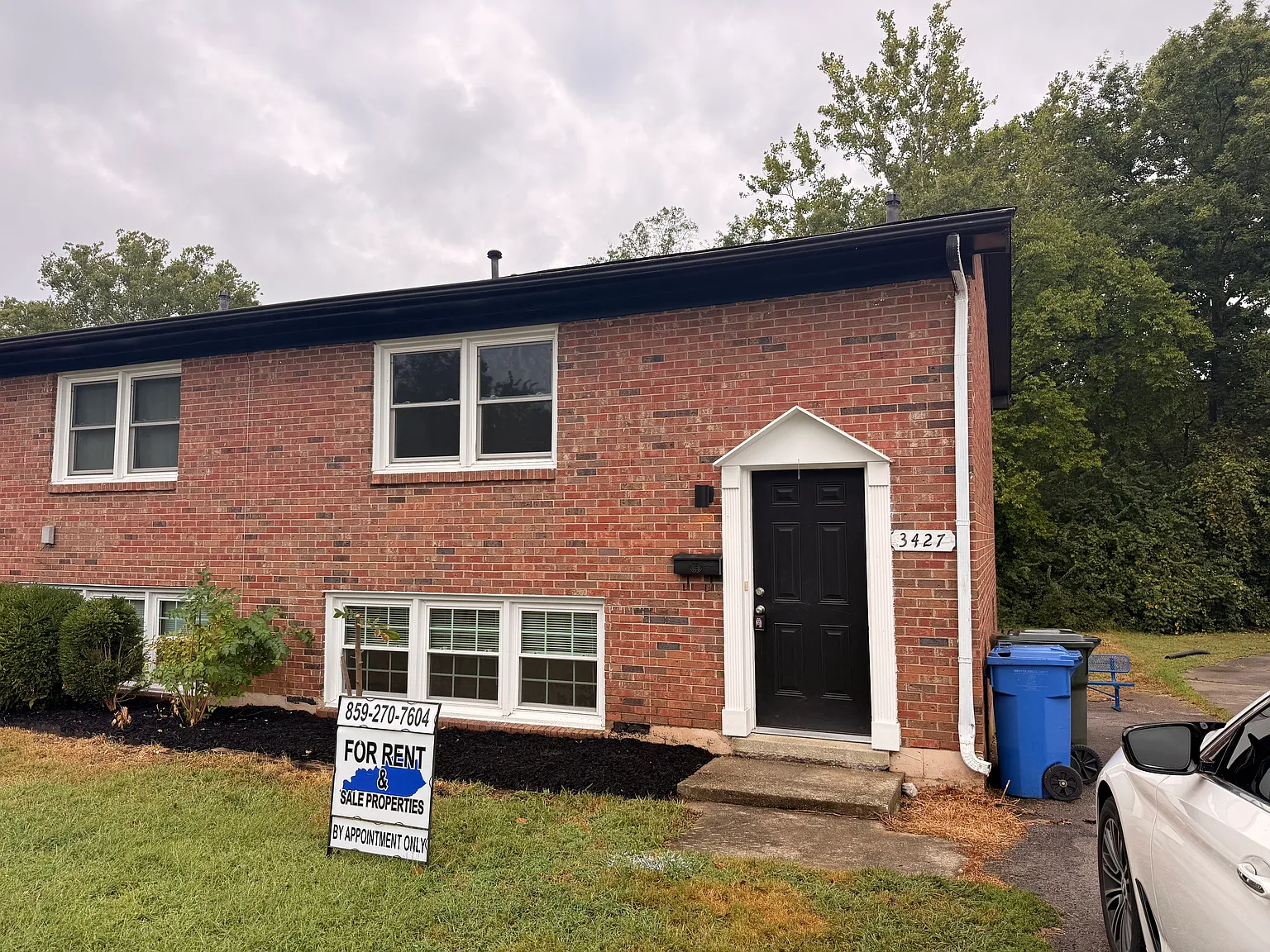 3 bed, 1.5 bath, $1,500 — Photo 2