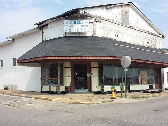 4th image of 300 N Pruett St