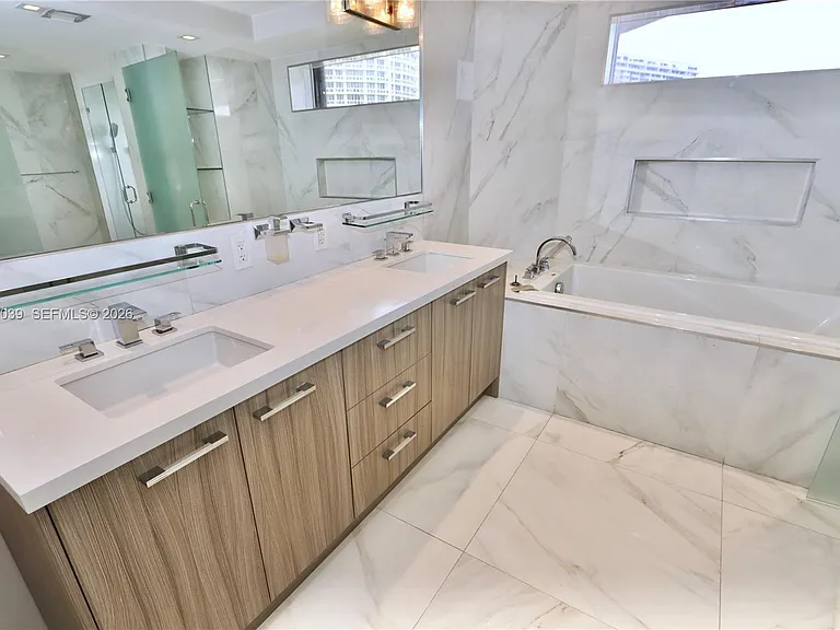 3000 Island Blvd #1603 — Photo 21