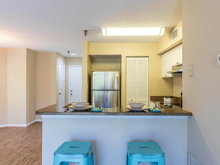 Palm Cove Apartments — Photo 42