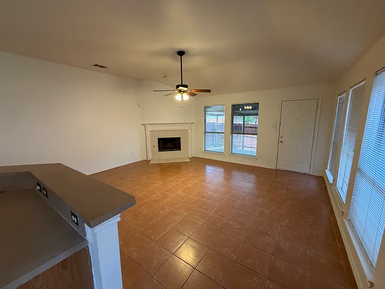 1005 Chelsea Dr — Photo 12