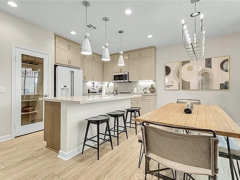 26149 Park Ave #52 — Photo 3