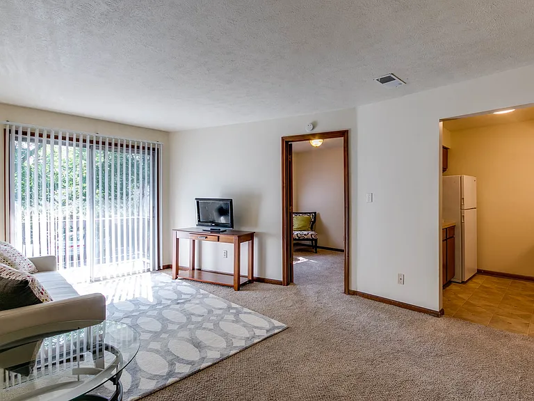 1119 Laramie St — Photo 6