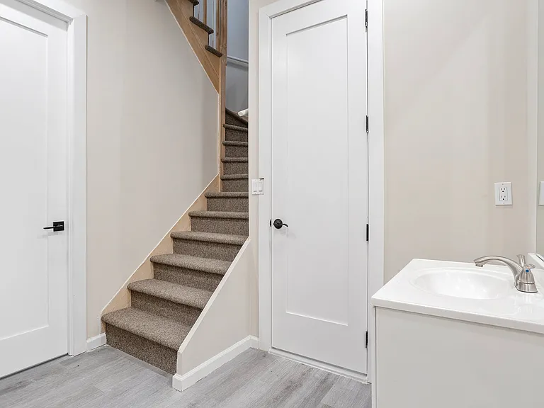 61 Delmonico Pl #1B — Photo 12