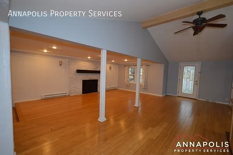 1066 Broadview Dr — Photo 8