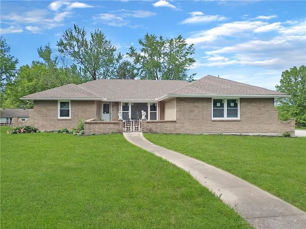 9916 E 85th Ter, Raytown, MO 64138