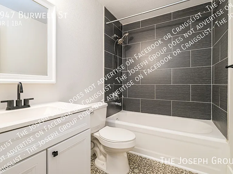 1947 Burwell St — Photo 17