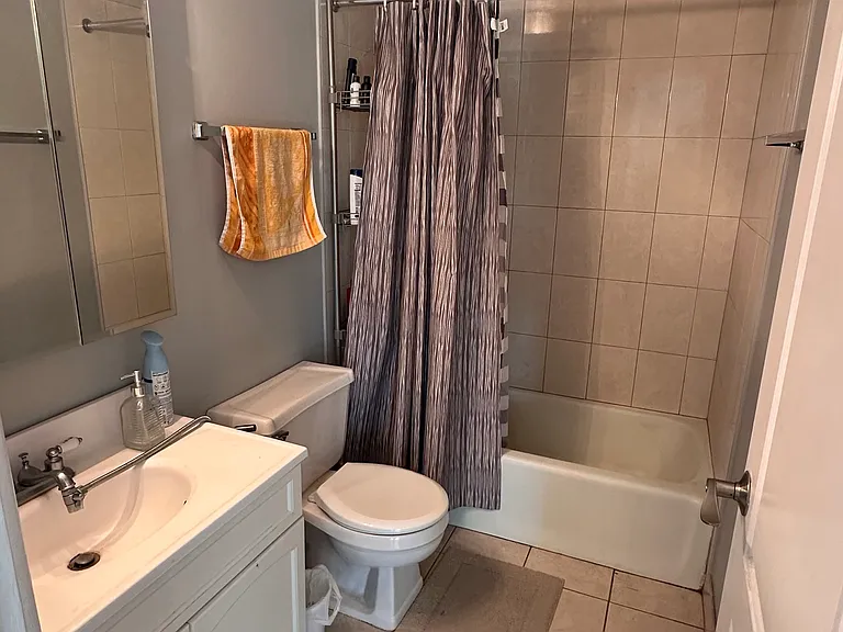 17510 Cedar Ln #302 — Photo 8