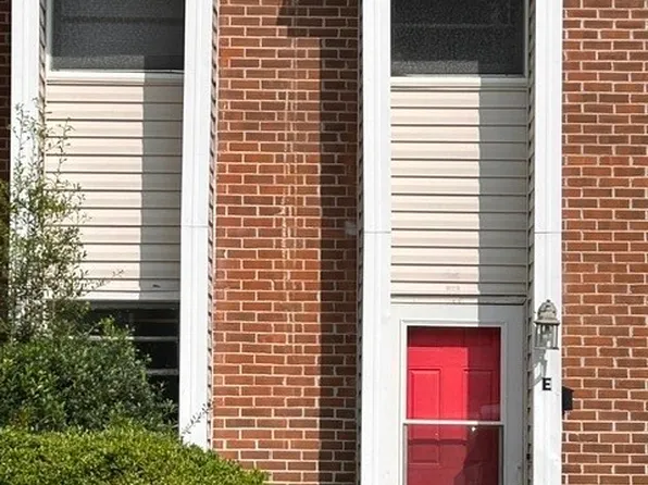 573 Winding Creek Rd APT E, Fayetteville, NC 28305