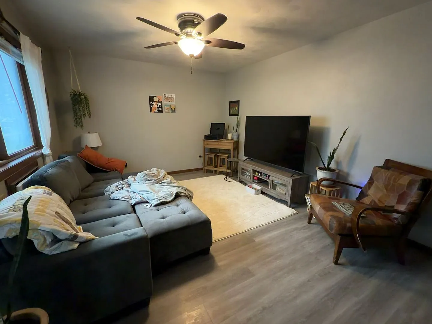 Roomy 3-Bedroom Apartment Close to UW-La Crosse — Photo 2