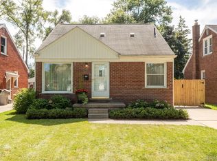 13701 Hart St, Oak Park, MI 48237