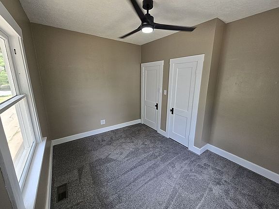 4th image of 120 W 17th Ave