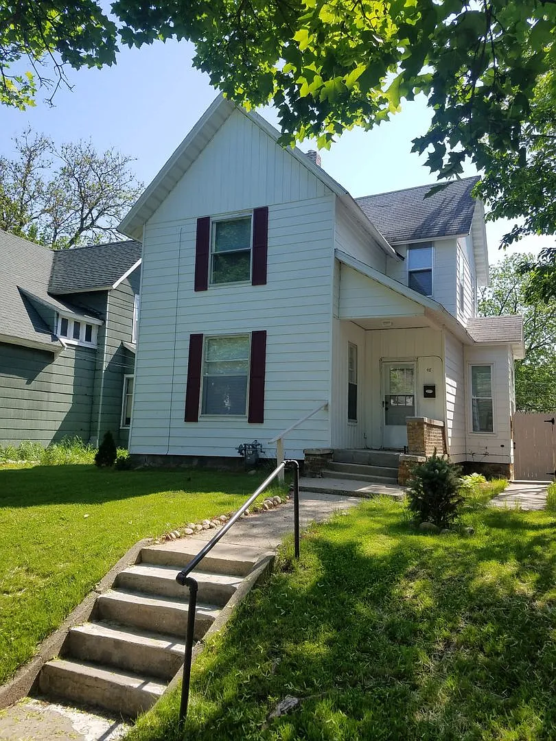 Downtown 2 Story Cottage Monthly Grand Rapids Rental — Photo 1