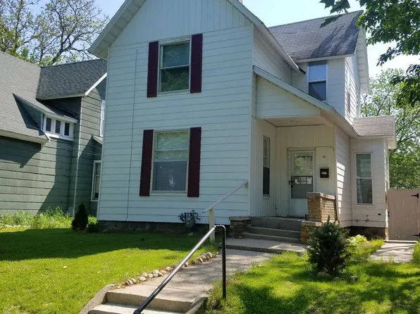 48 Straight Ave SW, Grand Rapids, MI 49504