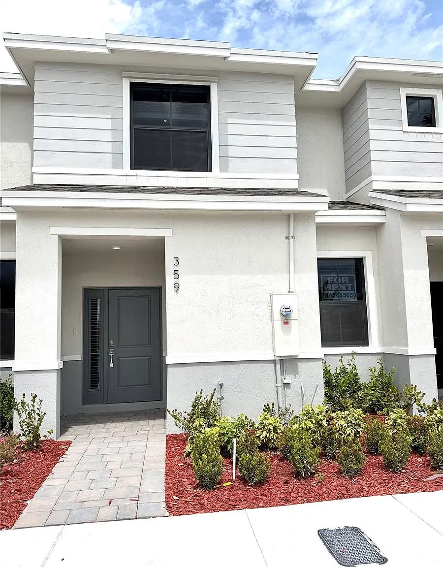 3 bed, 1382 sqft, $3,000 — Photo 2