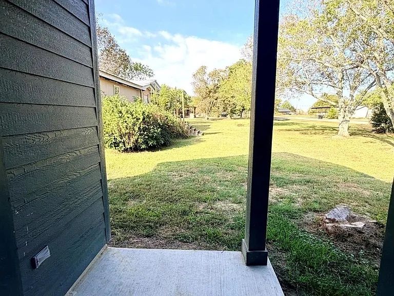 502 S Ross Sterling #B — Photo 27