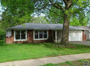 919 SW Kent Pl, Topeka, KS 66606