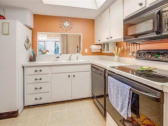 4th image of 2612 Clubhouse Dr Unit 203