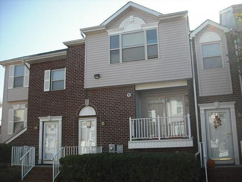1st image of 490 Great Beds Ct