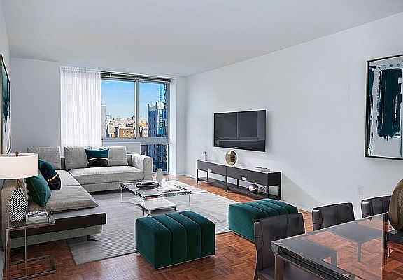 3rd image of 229 Chrystie St Ph 20