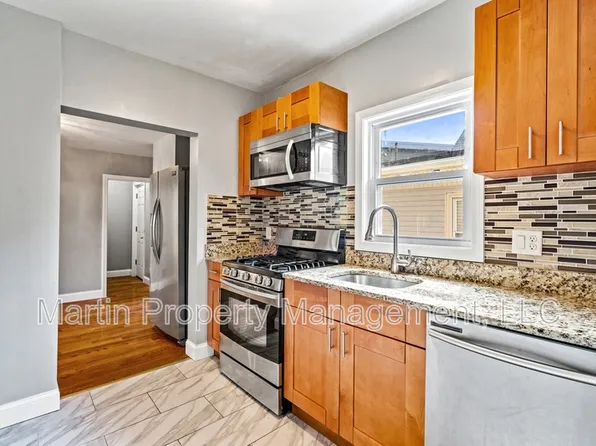 79 Derby St #2, Somerville, MA 02145