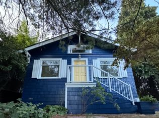422 N 46th St, Seattle, WA 98103