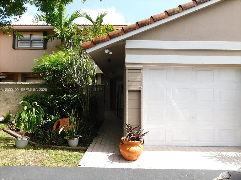 11648 SW 91st Ter #11648 — Photo 3