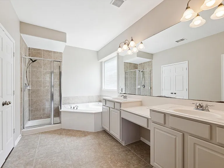 30507 Russell Point Dr — Photo 15