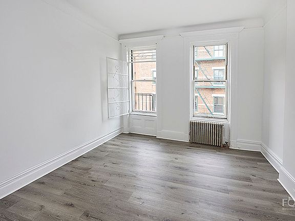 2nd image of 8 Bethune St #15