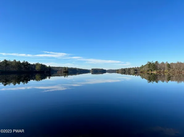 6150 Lakeview Dr, Pocono Pines, PA 18350