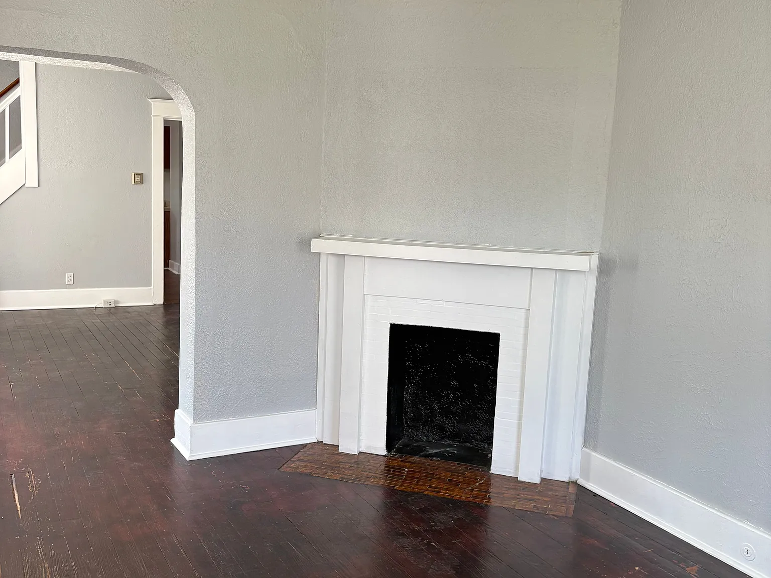 3 bed, 2.0 bath, 1400 sqft, $1,400 — Photo 2