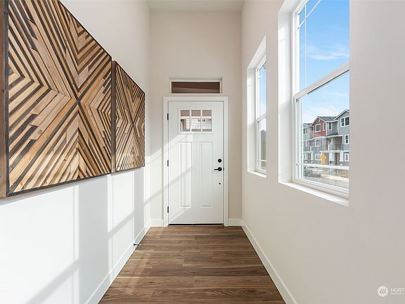 4th image of 357 E Park Street #15