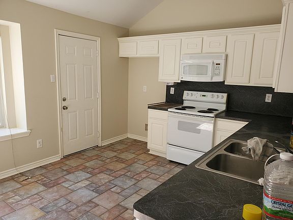 2nd image of 25342 Dogwood Ln