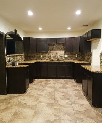 3rd image of 3203 Fort Parker Dr